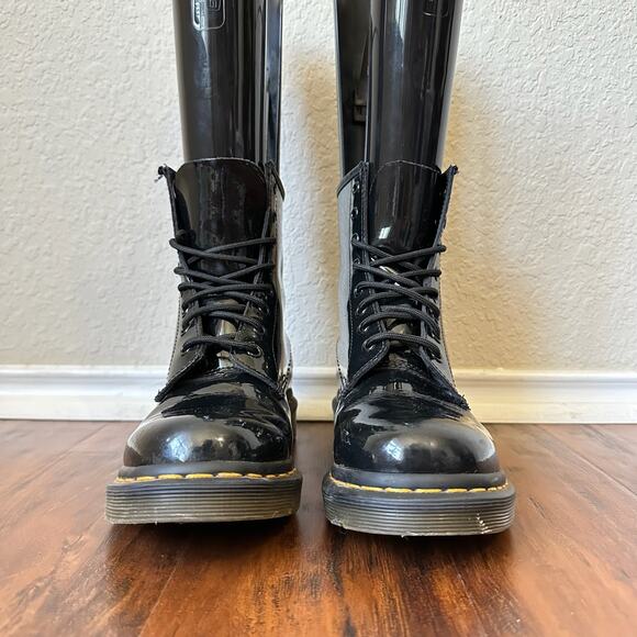 DR. MARTENS 1460 Boots Black Patent Leather Lace Up Booties Gothic - Picture 4 of 10